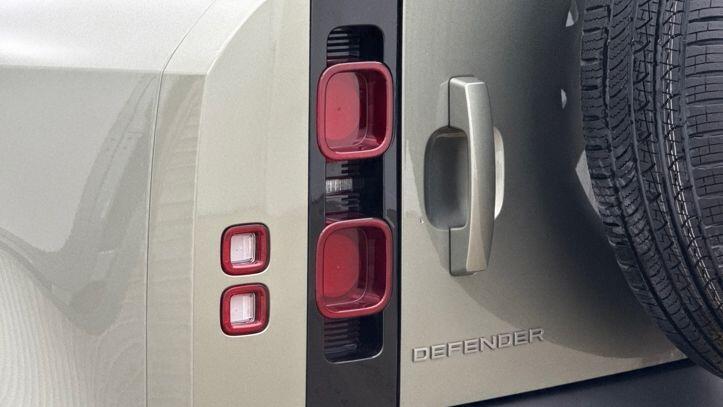 Used Land Rover Defender 110 2025 for sale - 77919332: Photo 18