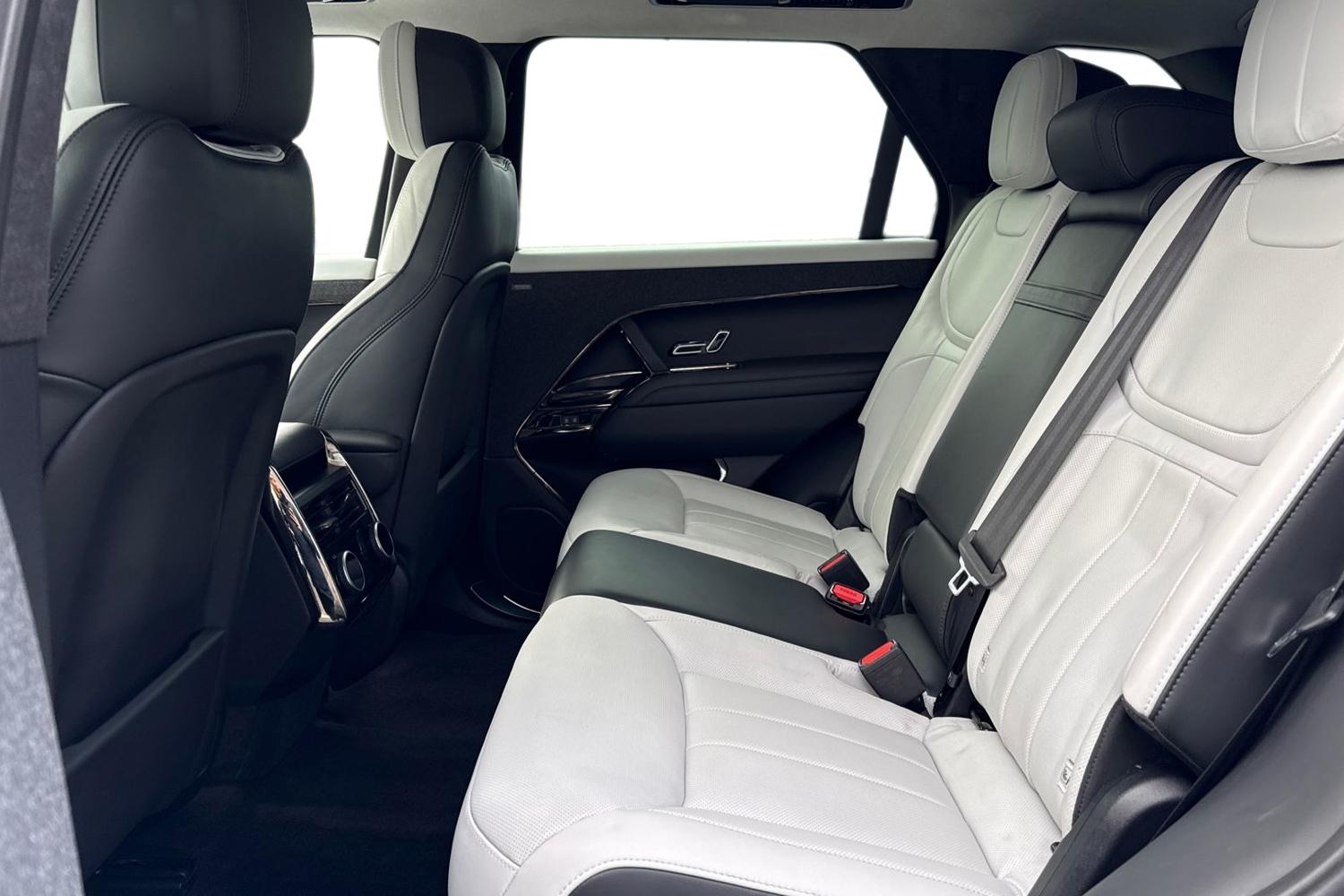 Used Land Rover Range Rover Sport 2023 for sale - 76438844: Photo 4