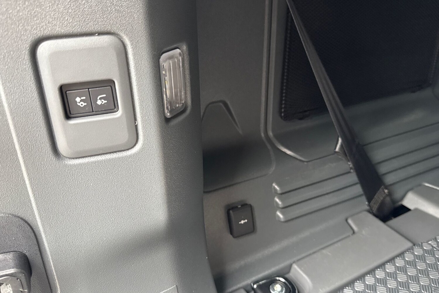 Used Land Rover Defender 110 2024 for sale - 76065153: Photo 27