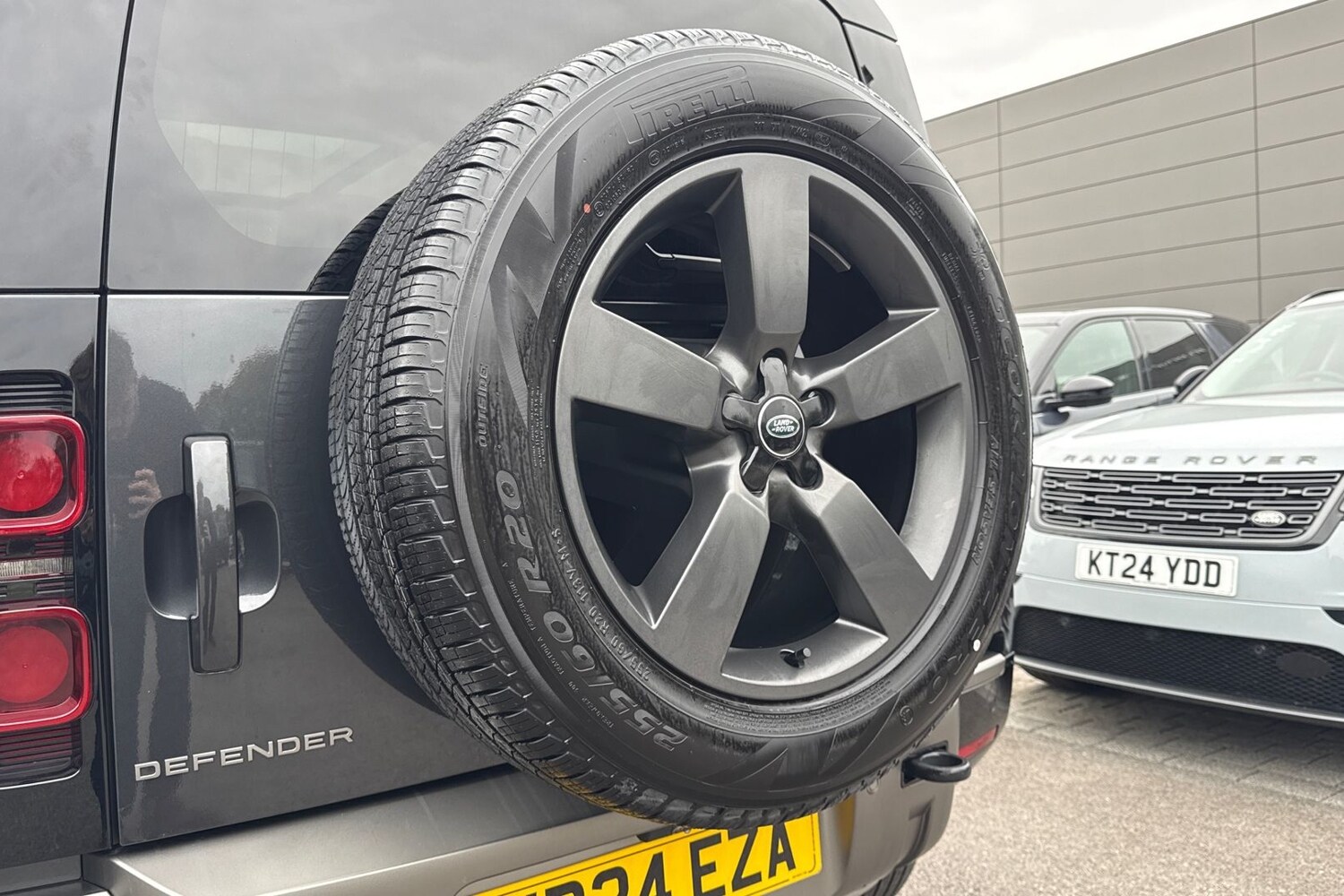 Used Land Rover Defender 110 2024 for sale - 76065153: Photo 43
