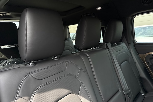 Used Land Rover Defender 130 2025 for sale - 74287305: Photo 12