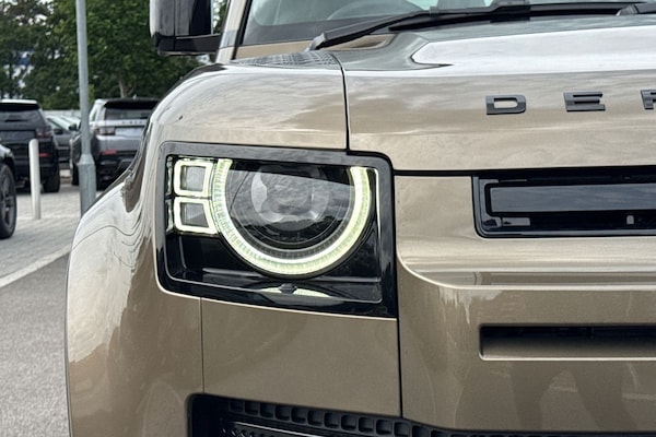 Used Land Rover Defender 130 2025 for sale - 74287305: Photo 23
