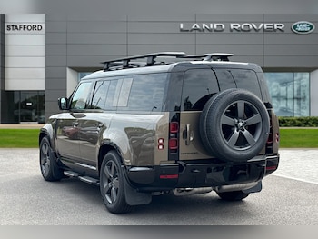 Used Land Rover Defender 130 2025 for sale - 74287305: Photo