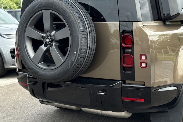 Used Land Rover Defender 130 2025 for sale - 74287305: Photo 35