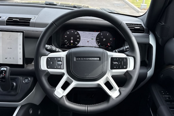 Used Land Rover Defender 130 2025 for sale - 74287305: Photo 47
