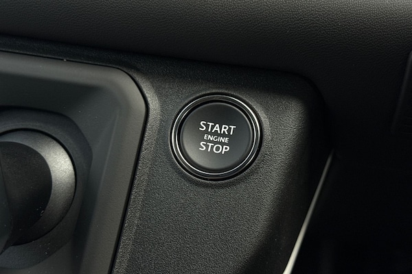 Used Land Rover Defender 130 2025 for sale - 74287305: Photo 59