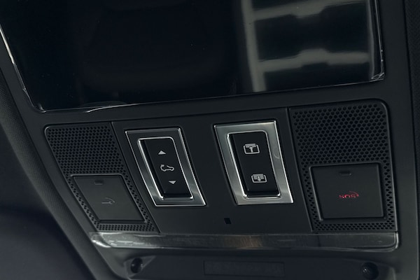 Used Land Rover Defender 130 2025 for sale - 74287305: Photo 60