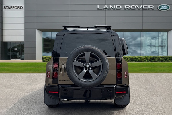 Used Land Rover Defender 130 2025 for sale - 74287305: Photo 6