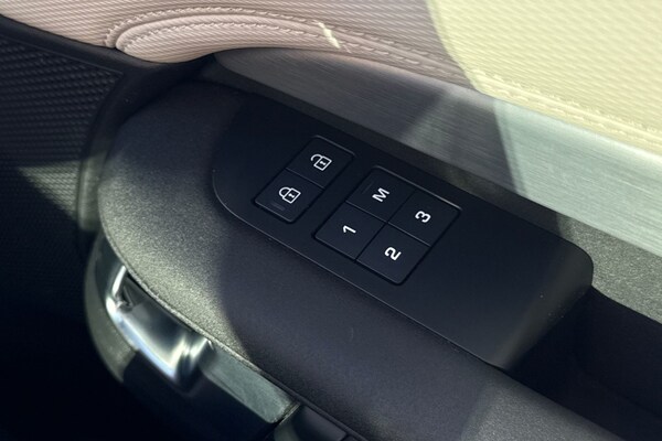 Used Land Rover Discovery 2023 for sale - 76207028: Photo 25