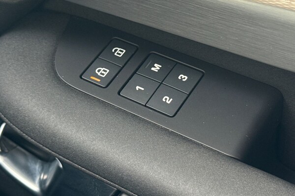 Used Land Rover Discovery 2024 for sale - 76128507: Photo 25