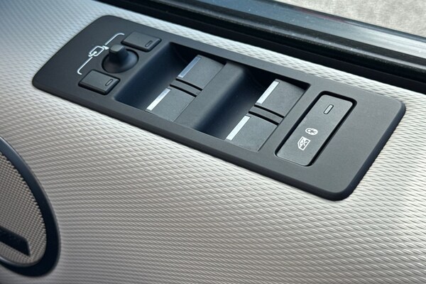 Used Land Rover Discovery 2024 for sale - 76128507: Photo 32