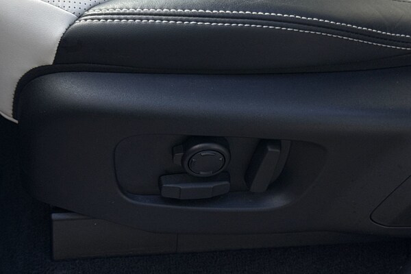 Used Land Rover Discovery 2024 for sale - 76128507: Photo 39