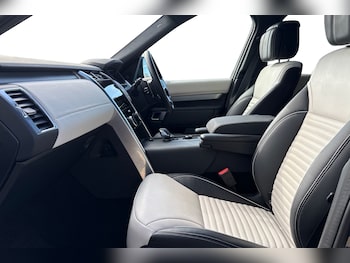 Used Land Rover Discovery 2024 for sale - 76128507: Photo 3
