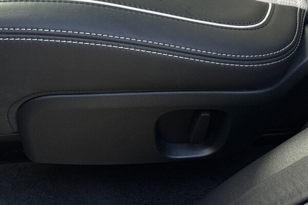 Used Land Rover Discovery 2024 for sale - 76128507: Photo 40