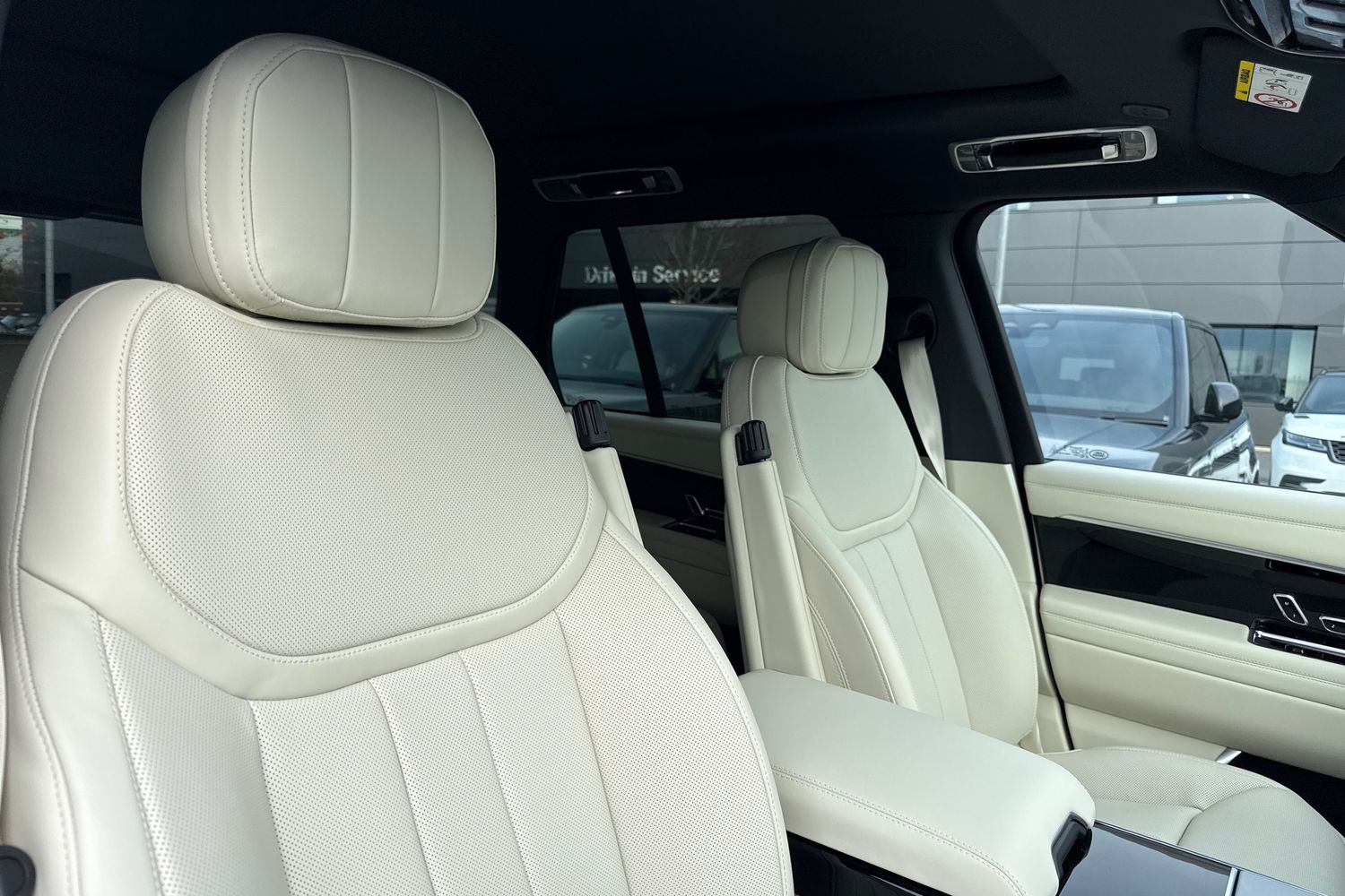 Used Land Rover Range Rover 2025 for sale - 76416642: Photo 10