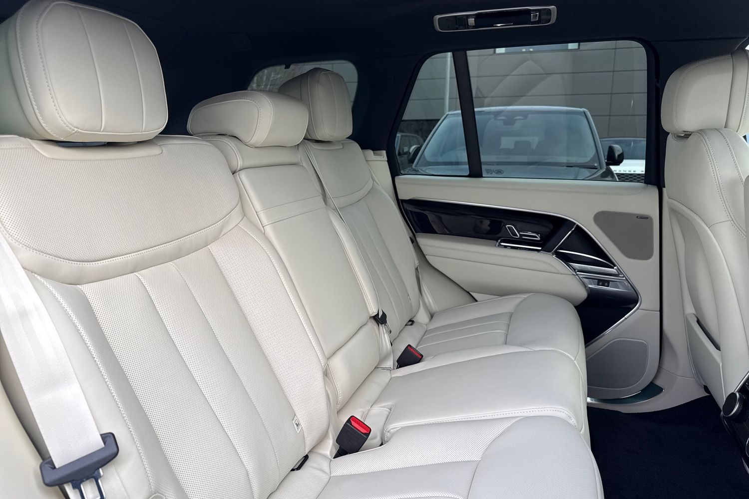 Used Land Rover Range Rover 2025 for sale - 76416642: Photo 12