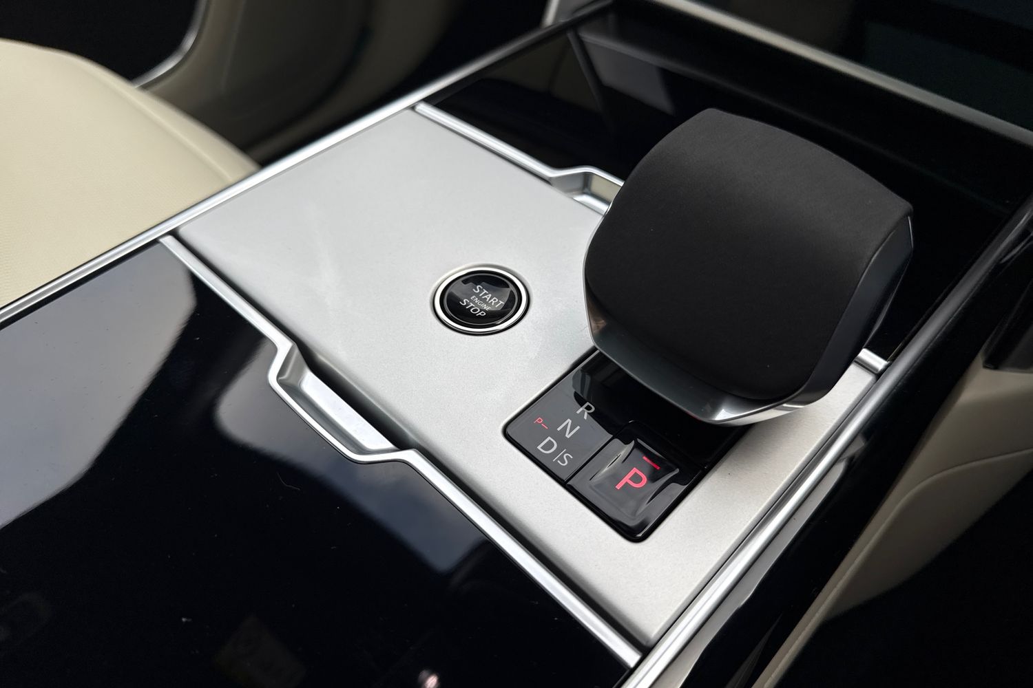 Used Land Rover Range Rover 2025 for sale - 76416642: Photo 16