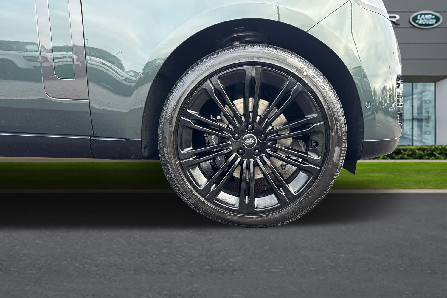 Used Land Rover Range Rover 2025 for sale - 76416642: Photo 8