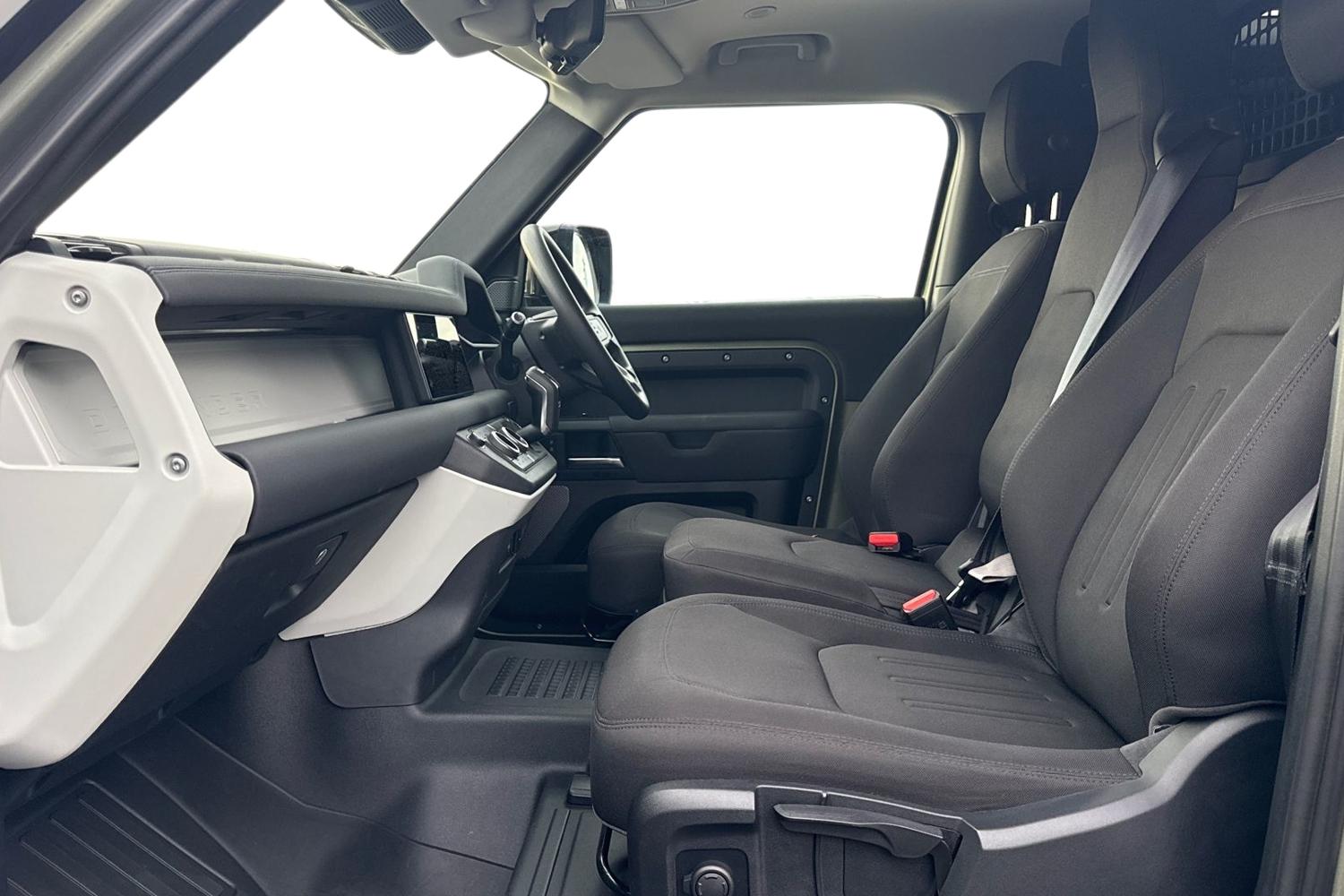 Used Land Rover Defender 2021 for sale - 77199394: Photo 3