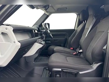 Used Land Rover Defender 2021 for sale - 77199394: Photo