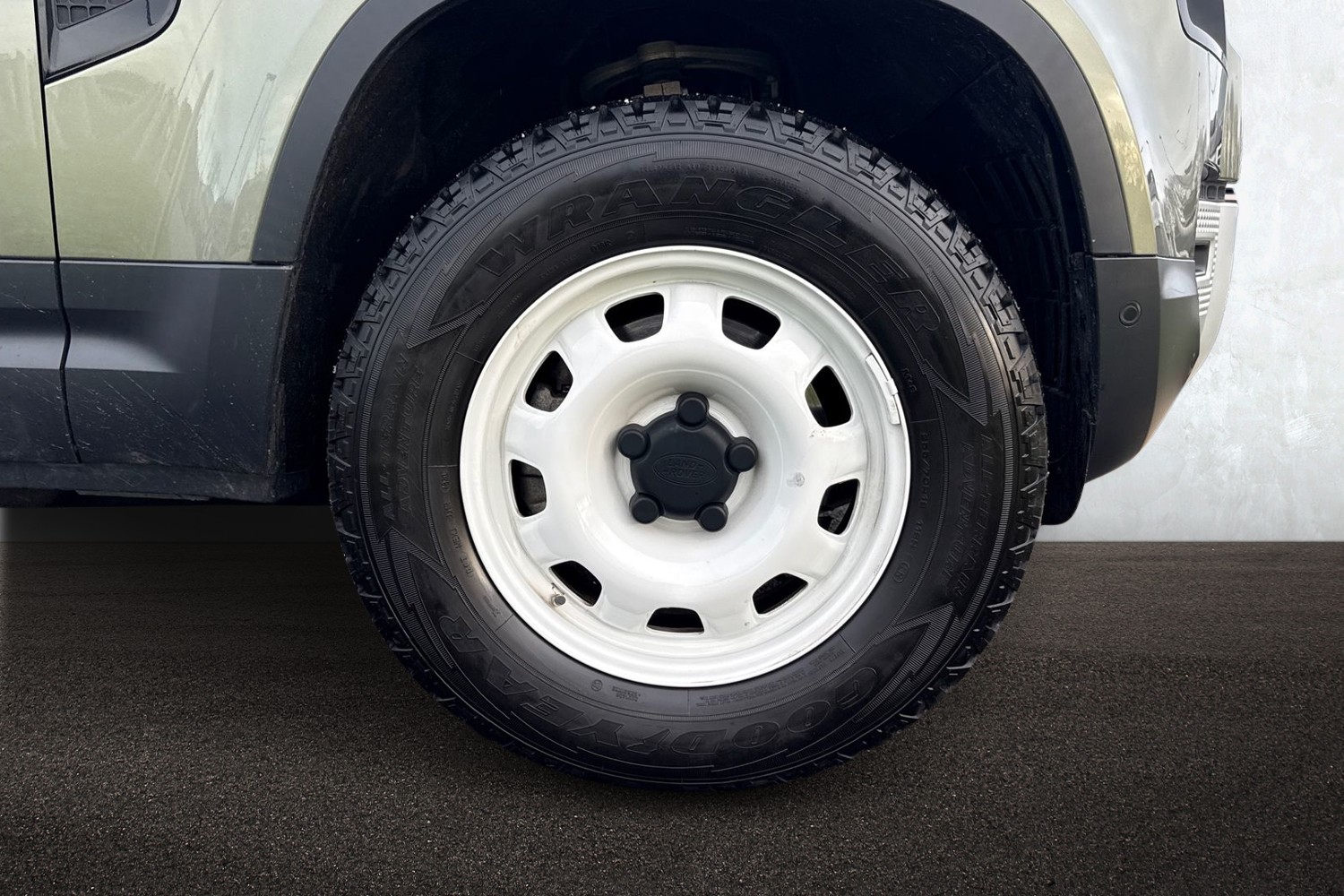 Used Land Rover Defender 2021 for sale - 77199394: Photo 8