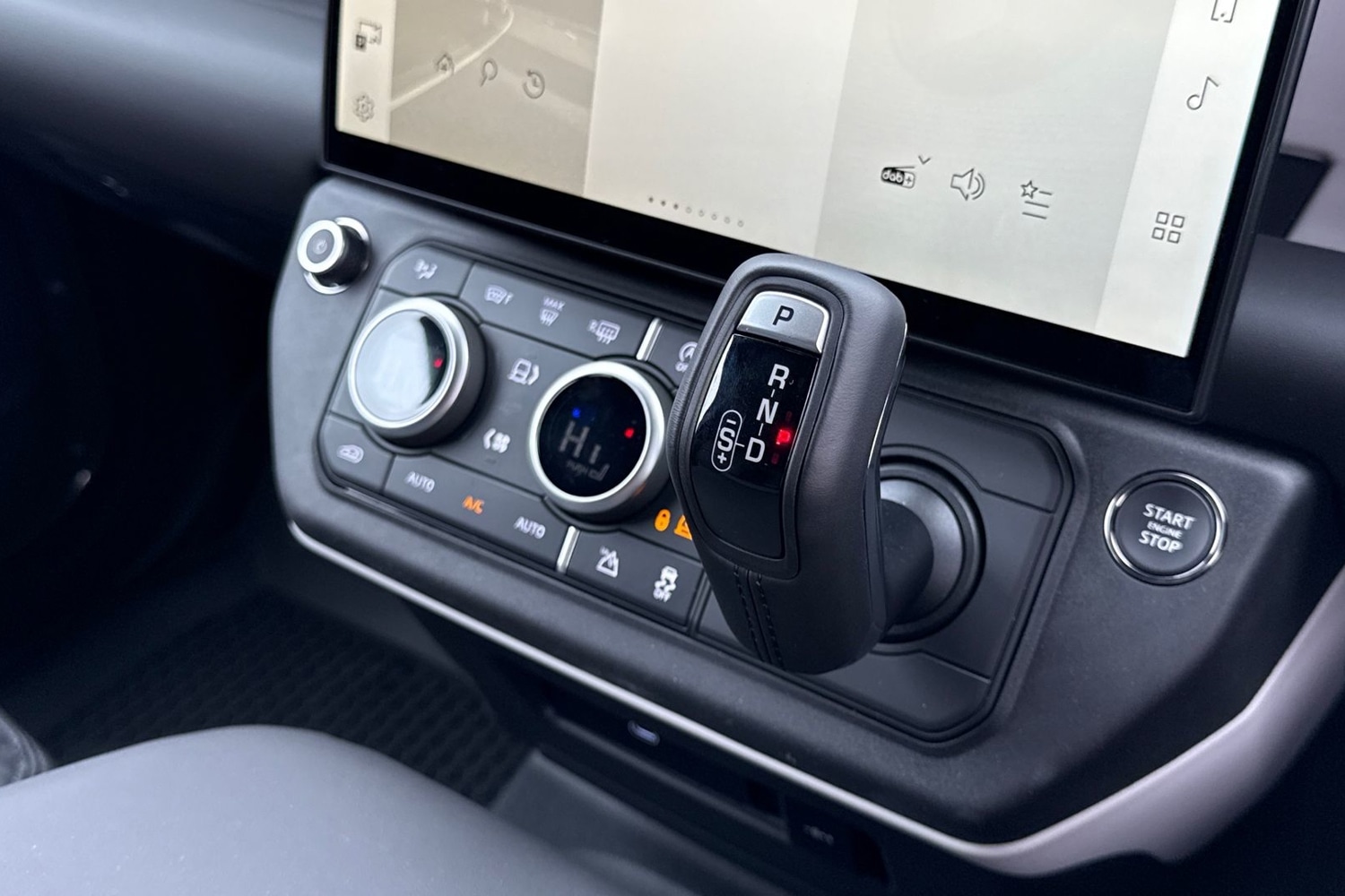 Used Land Rover Defender 110 2026 for sale - 77996387: Photo 13