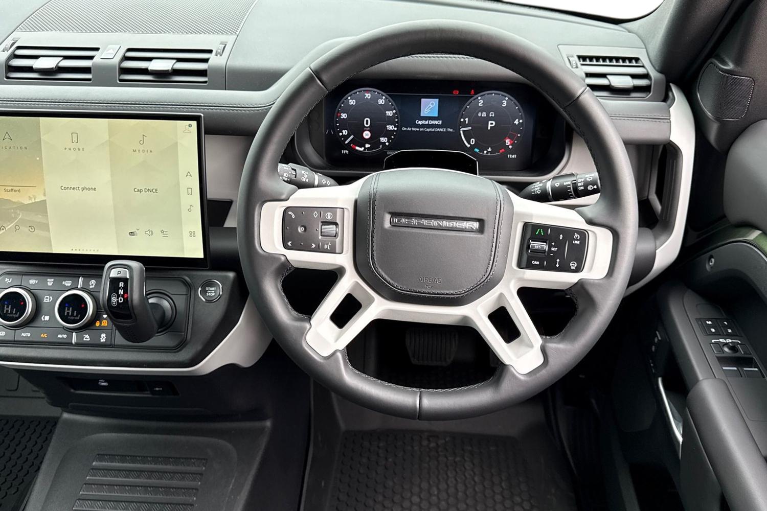 Used Land Rover Defender 110 2026 for sale - 77996387: Photo 15