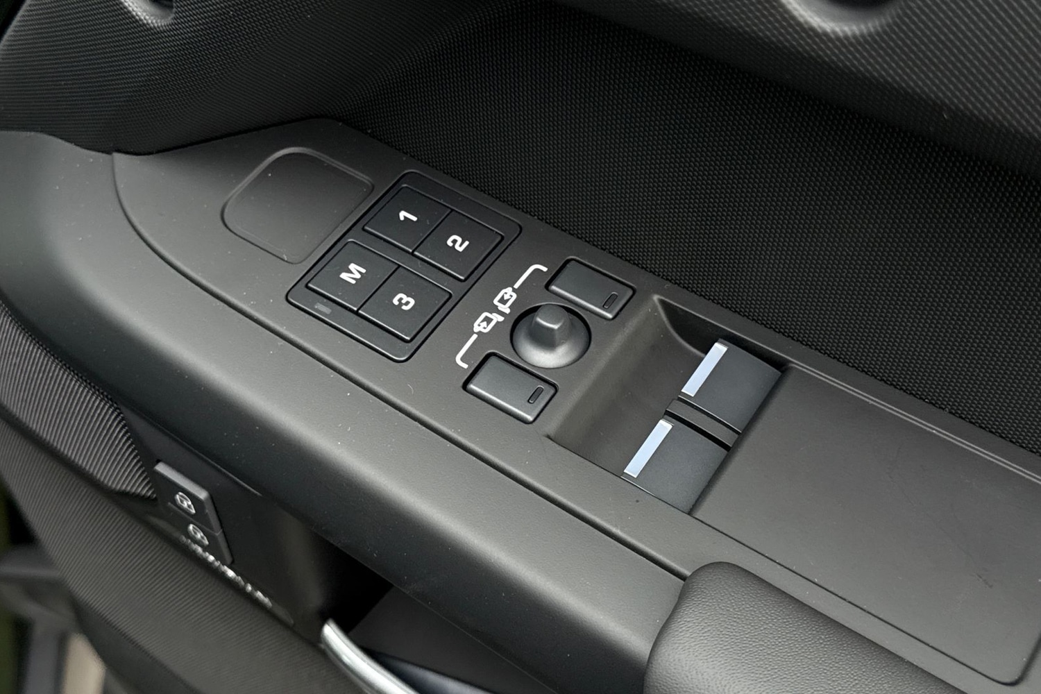 Used Land Rover Defender 110 2026 for sale - 77996387: Photo 25