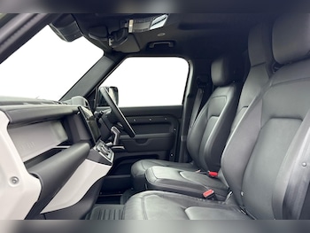 Used Land Rover Defender 110 2026 for sale - 77996387: Photo