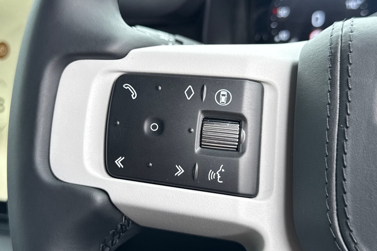 Used Land Rover Defender 110 2026 for sale - 77996387: Photo 44