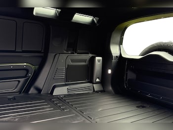 Used Land Rover Defender 110 2026 for sale - 77996387: Photo