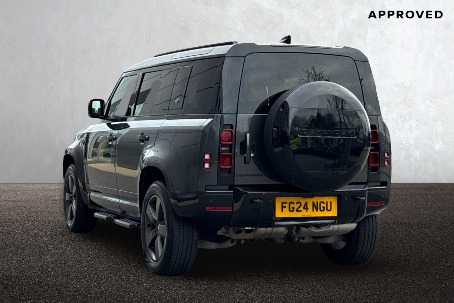 Used Land Rover Defender 110 2024 for sale - 77080040: Photo 2