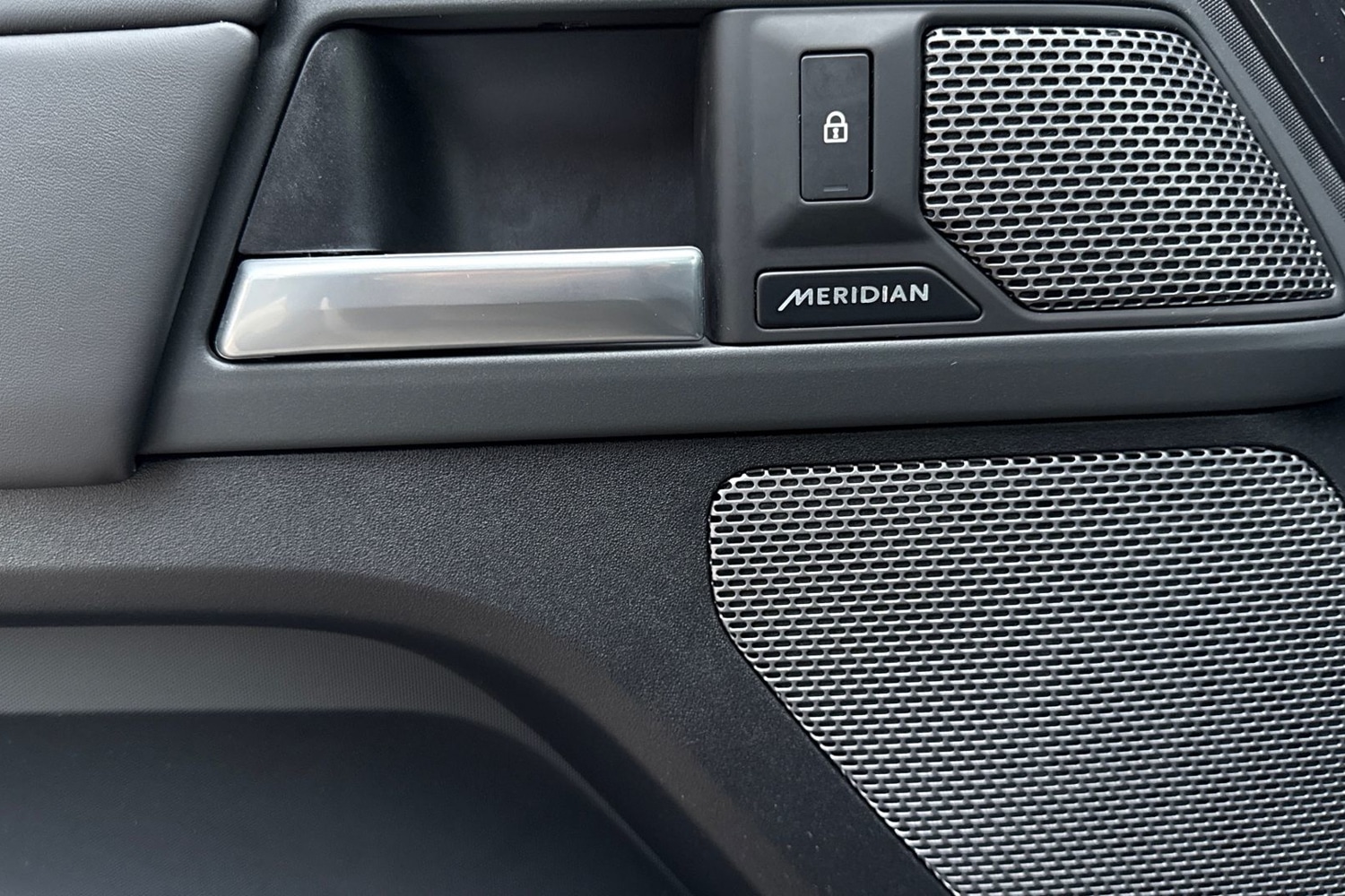 Used Land Rover Defender 110 2024 for sale - 77080040: Photo 25