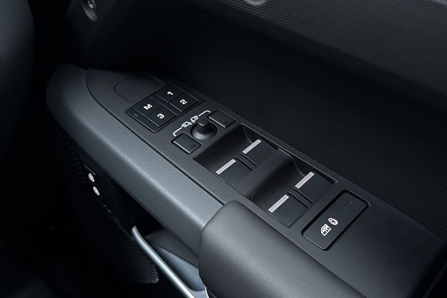 Used Land Rover Defender 110 2024 for sale - 77080040: Photo 26