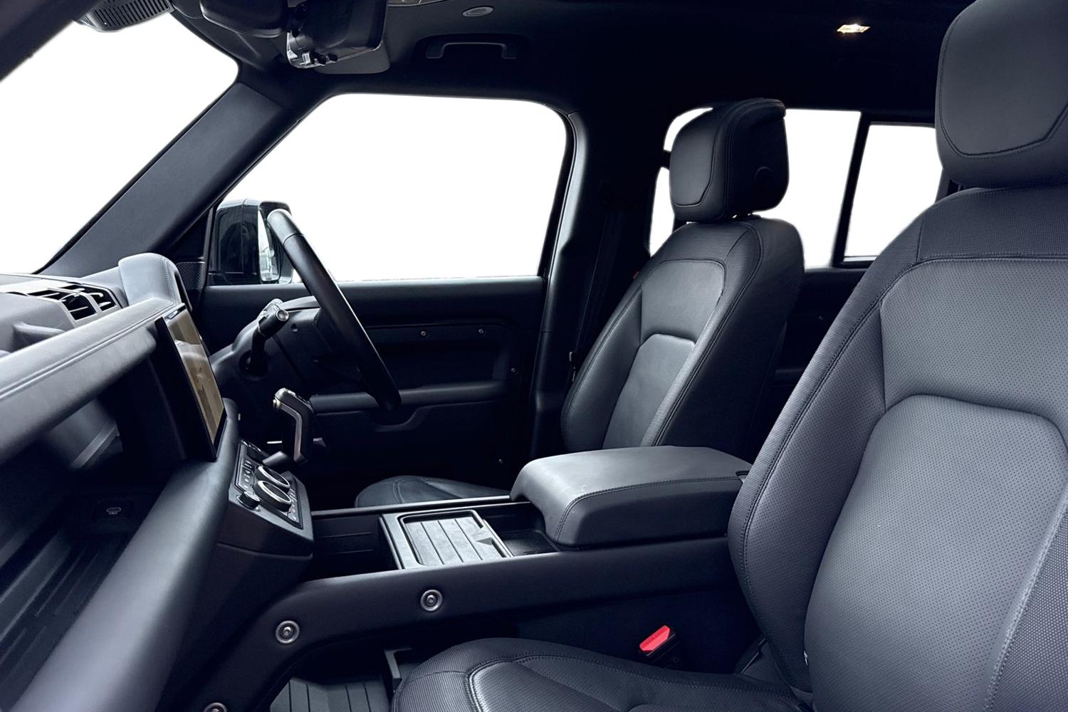 Used Land Rover Defender 110 2024 for sale - 77080040: Photo 3