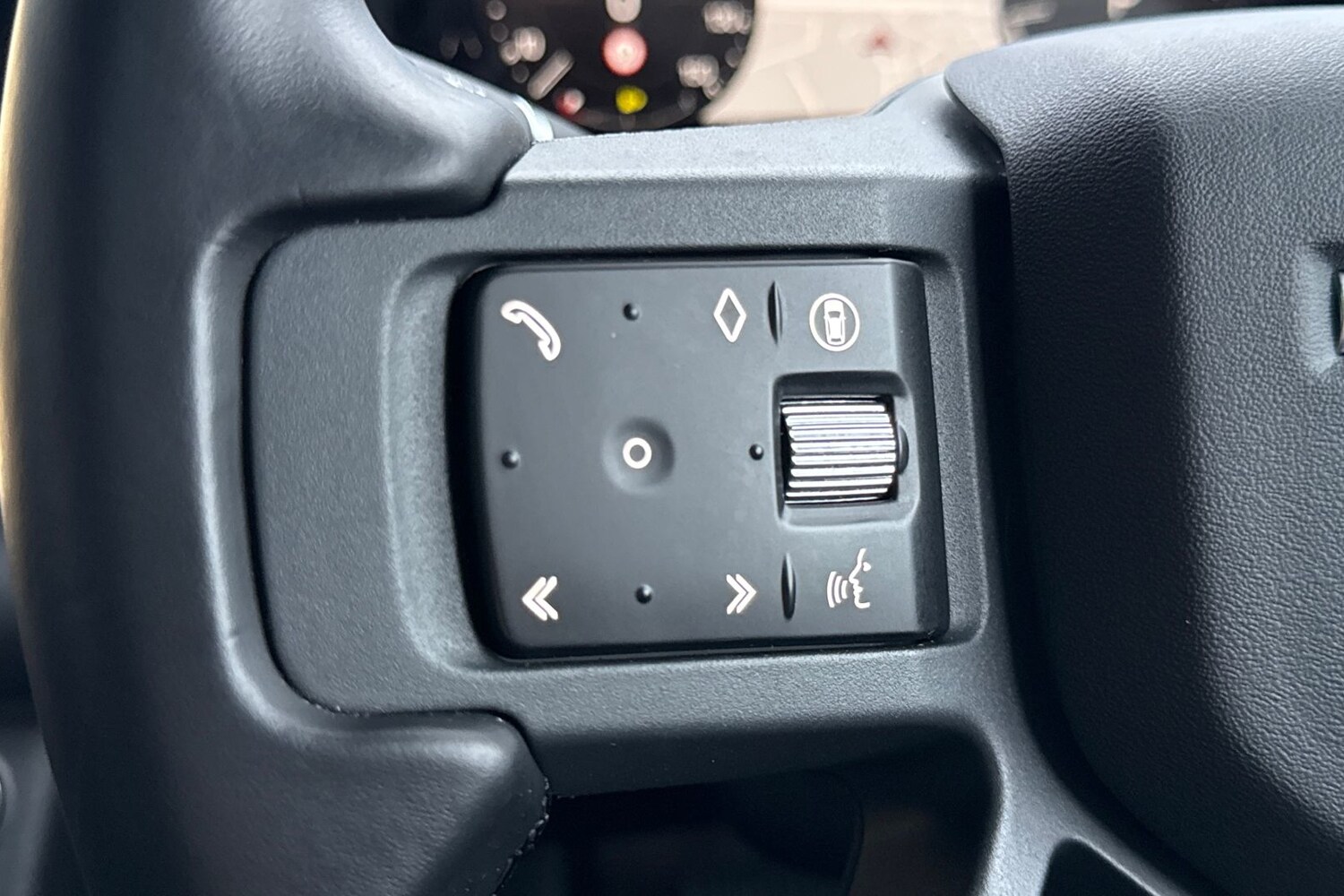 Used Land Rover Defender 110 2024 for sale - 77080040: Photo 43