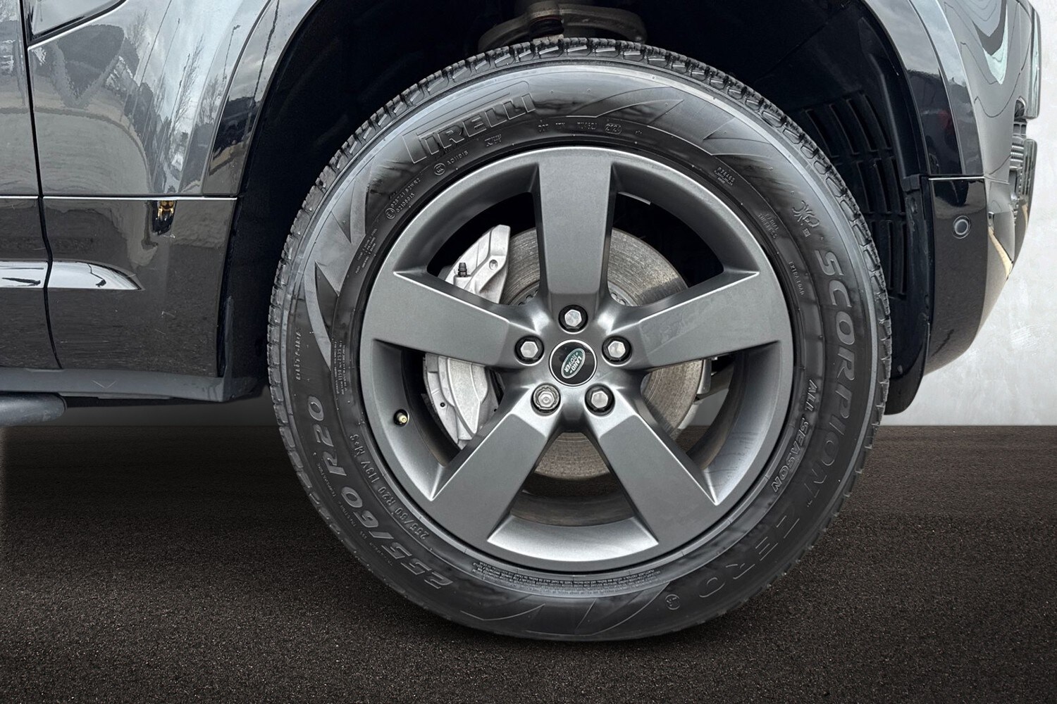 Used Land Rover Defender 110 2024 for sale - 77080040: Photo 9