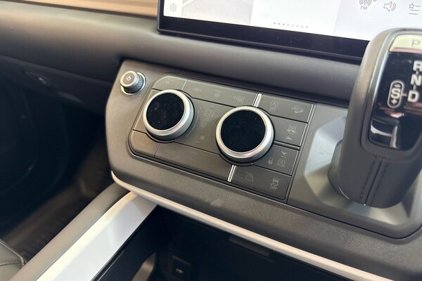 Used Land Rover Defender 90 2025 for sale - 74764146: Photo 19