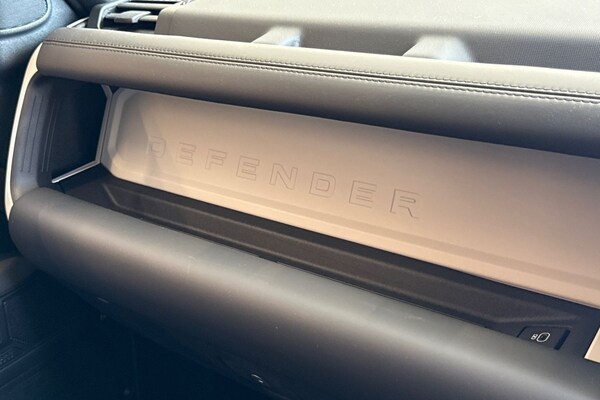 Used Land Rover Defender 90 2025 for sale - 74764146: Photo 23