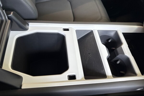 Used Land Rover Defender 90 2025 for sale - 74764146: Photo 24