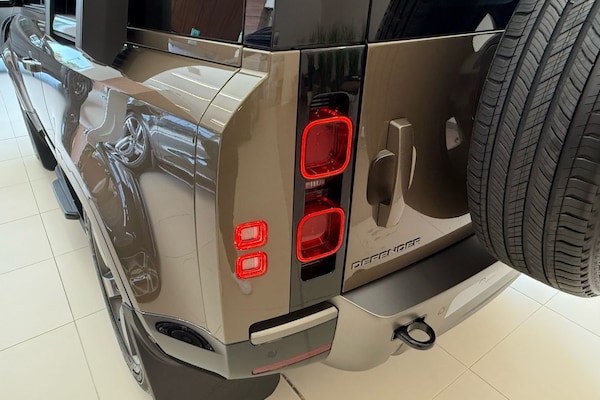 Used Land Rover Defender 90 2025 for sale - 74764146: Photo 25