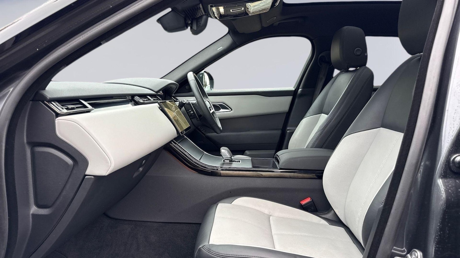 Used Land Rover Range Rover Velar 2024 for sale - 77494039: Photo 3