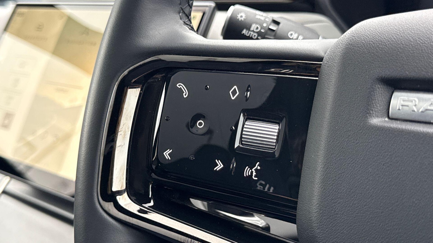 Used Land Rover Range Rover Velar 2024 for sale - 77494039: Photo 33