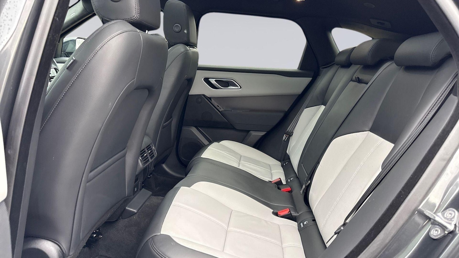 Used Land Rover Range Rover Velar 2024 for sale - 77494039: Photo 4