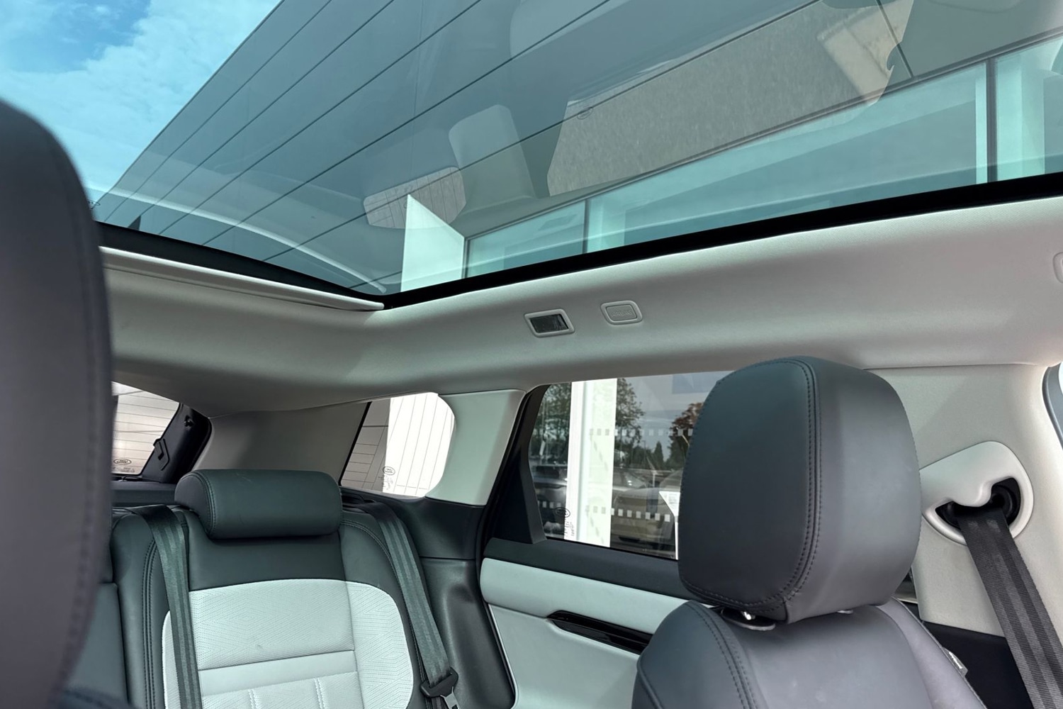 Used Land Rover Range Rover Evoque 2025 for sale - 76102173: Photo 21