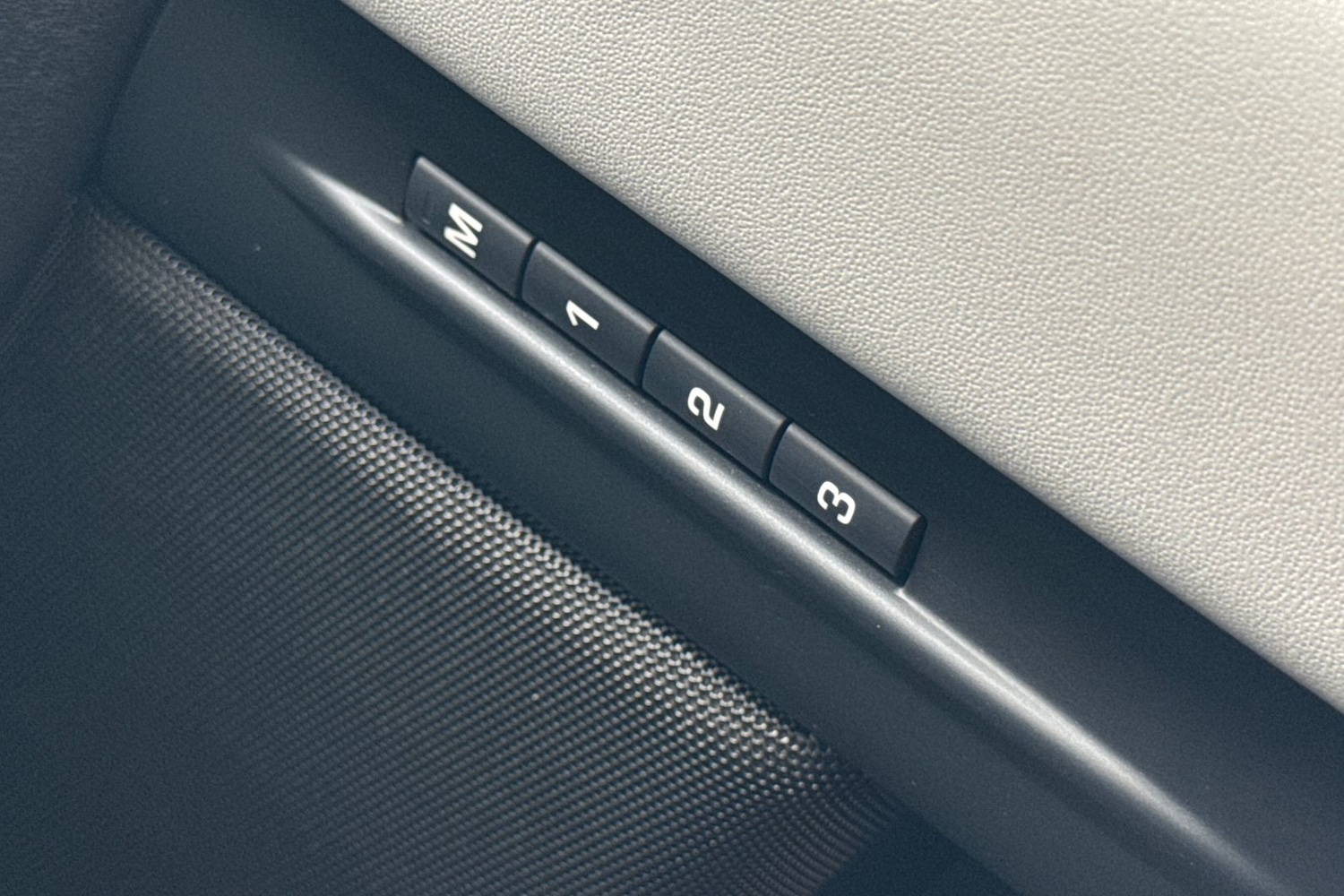 Used Land Rover Range Rover Evoque 2025 for sale - 76102173: Photo 24