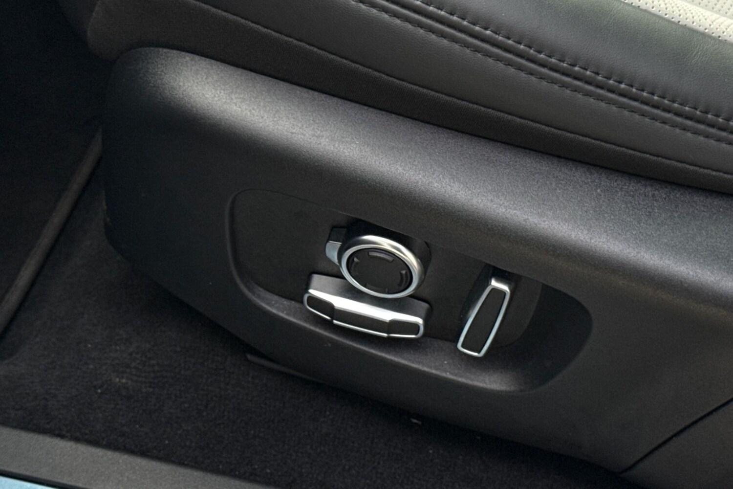 Used Land Rover Range Rover Evoque 2025 for sale - 76102173: Photo 29