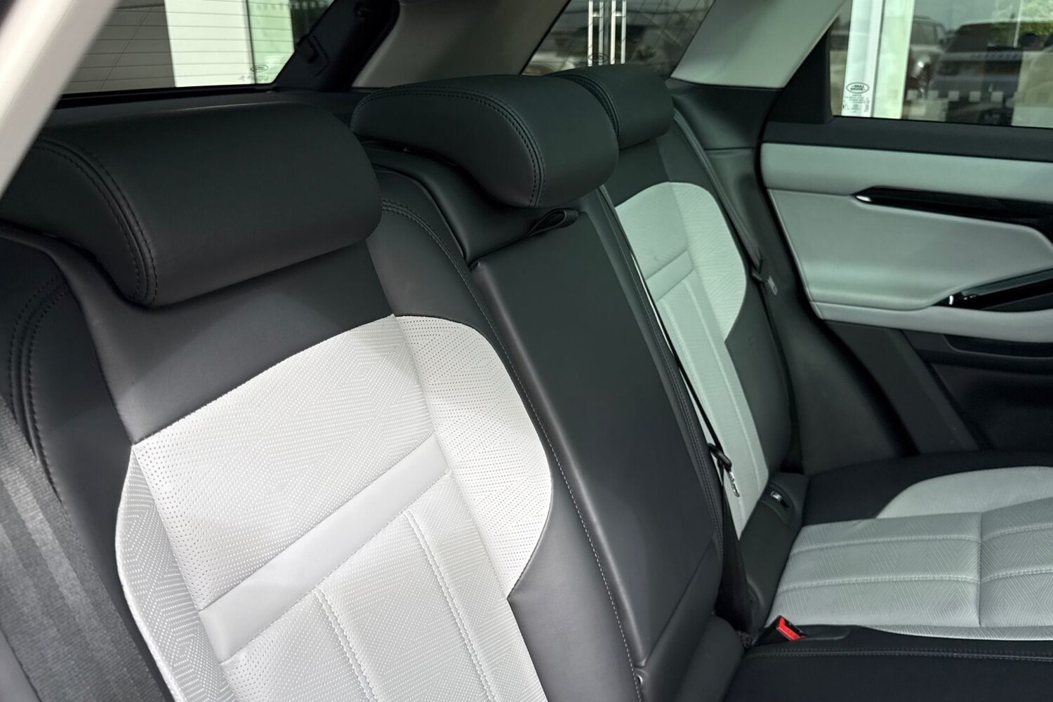 Used Land Rover Range Rover Evoque 2025 for sale - 76102173: Photo 34