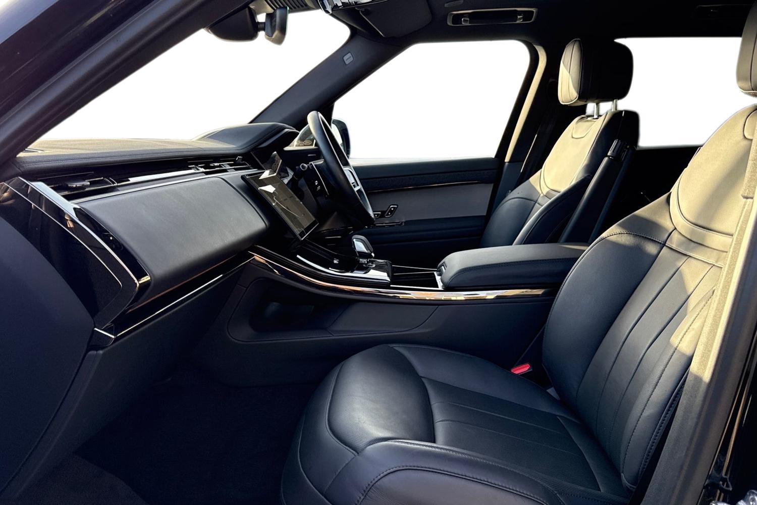 Used Land Rover Range Rover Sport 2024 for sale - 76909477: Photo 3