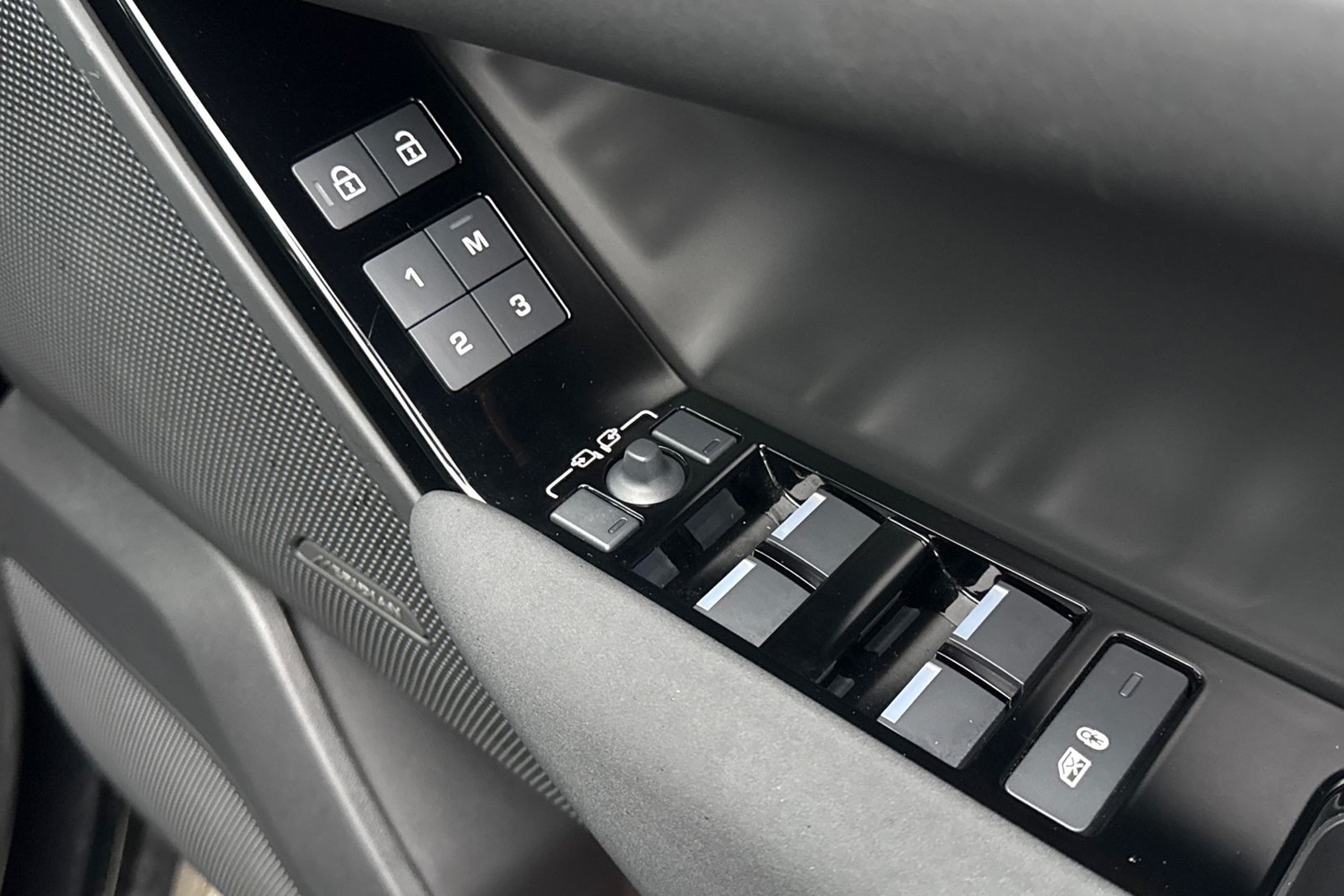 Used Land Rover Range Rover Velar 2024 for sale - 77287134: Photo 26